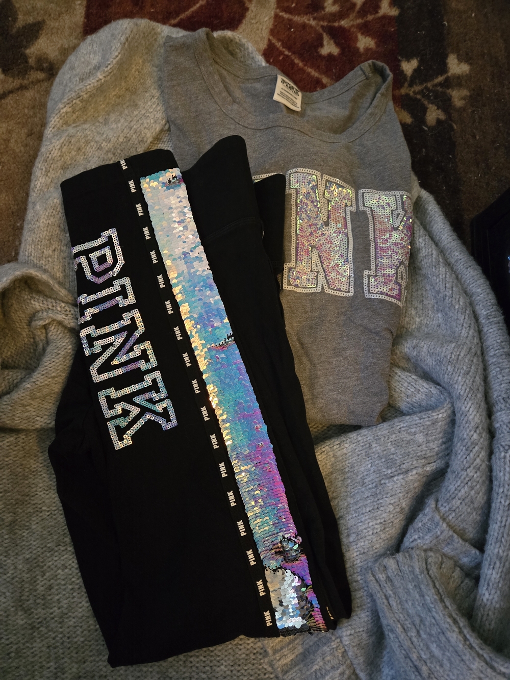 PINK Victoria's Secret Black Yoga Leggings with Iridescent Sequin Heart